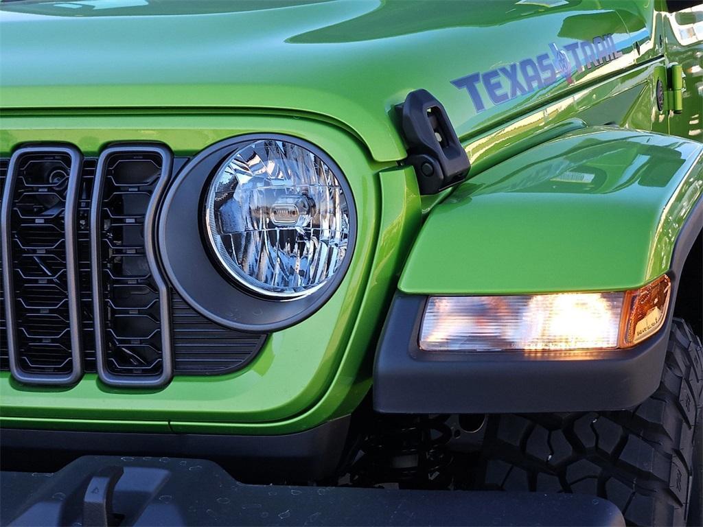 new 2025 Jeep Gladiator car, priced at $47,900