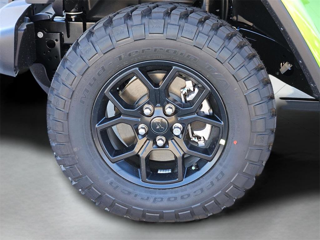 new 2025 Jeep Gladiator car, priced at $47,900