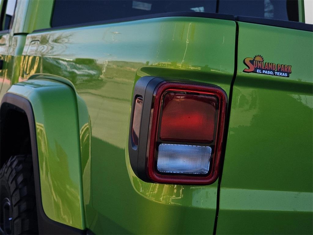 new 2025 Jeep Gladiator car, priced at $47,900