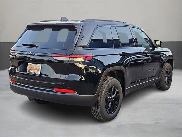 new 2025 Jeep Grand Cherokee car, priced at $43,525