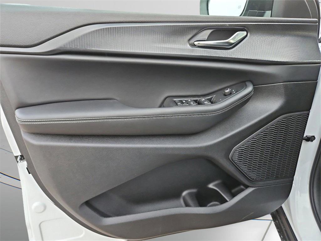 new 2025 Jeep Grand Cherokee L car, priced at $43,125