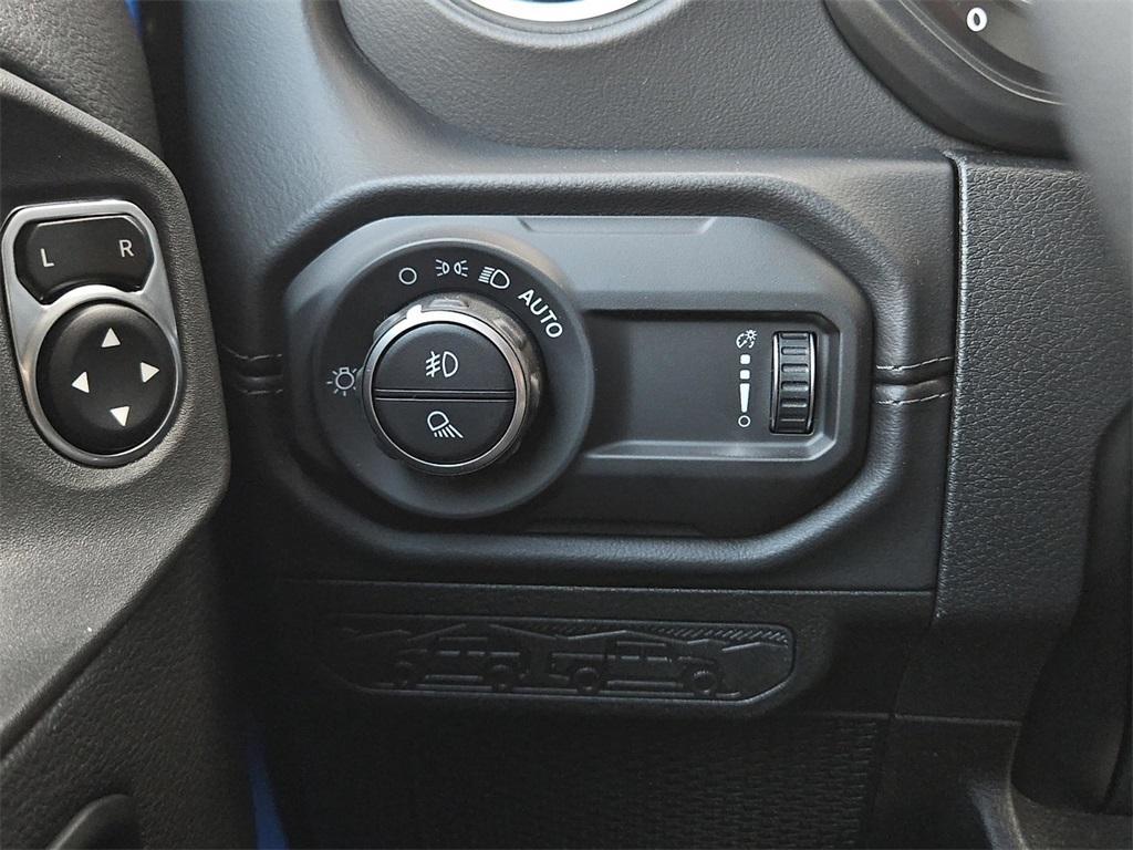 new 2025 Jeep Gladiator car, priced at $46,605