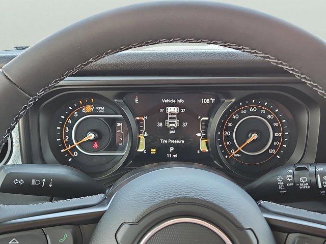 new 2025 Jeep Wrangler car, priced at $45,304