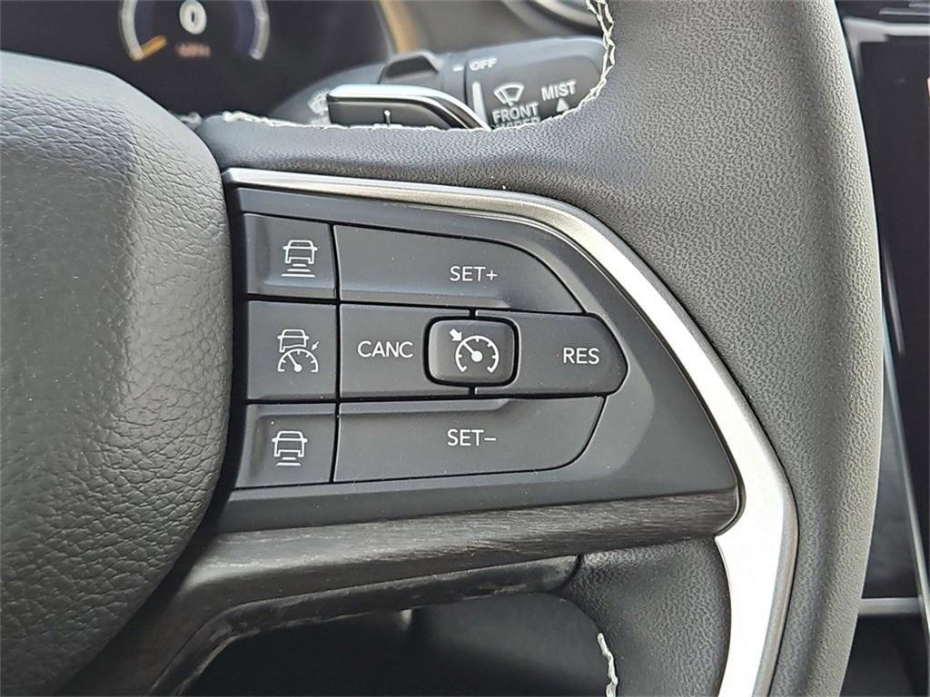 new 2025 Jeep Grand Cherokee car, priced at $46,401