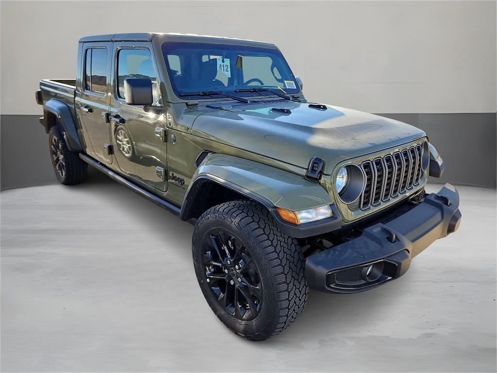 new 2025 Jeep Gladiator car, priced at $43,680