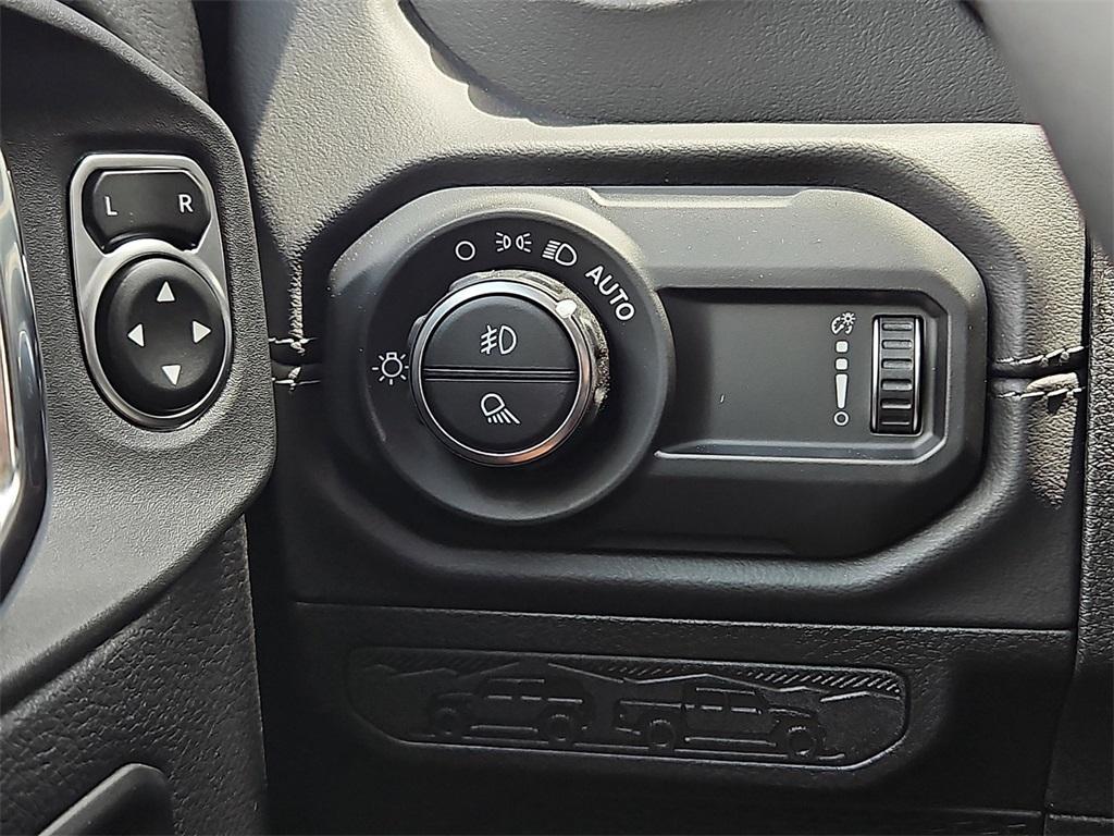 new 2025 Jeep Gladiator car, priced at $46,605