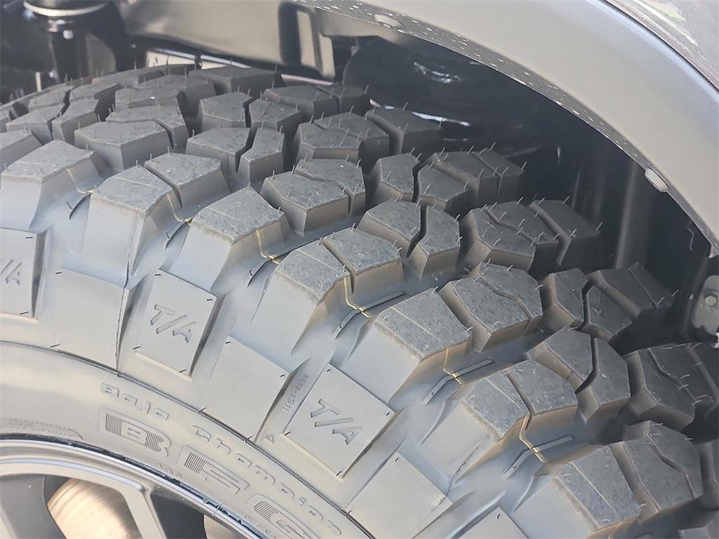 new 2025 Jeep Gladiator car, priced at $46,605