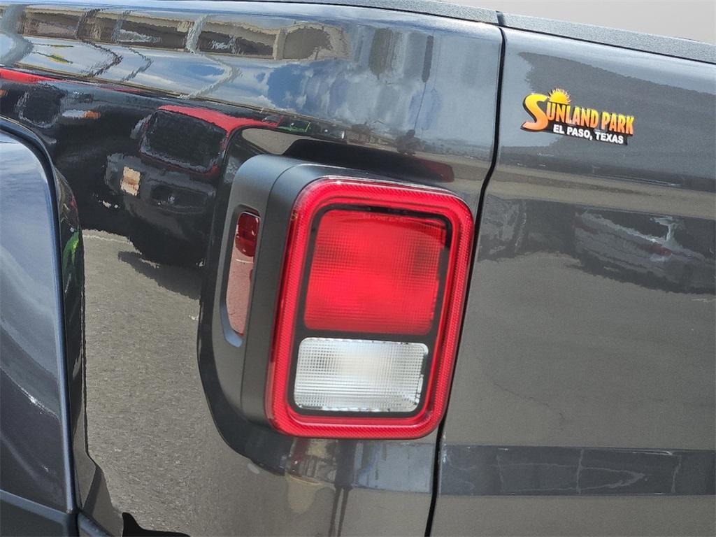 new 2025 Jeep Gladiator car, priced at $46,605