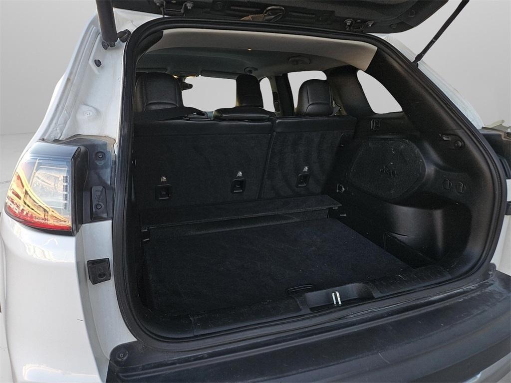 used 2020 Jeep Cherokee car, priced at $13,378