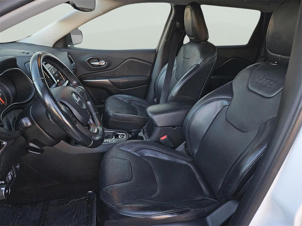 used 2020 Jeep Cherokee car, priced at $13,378