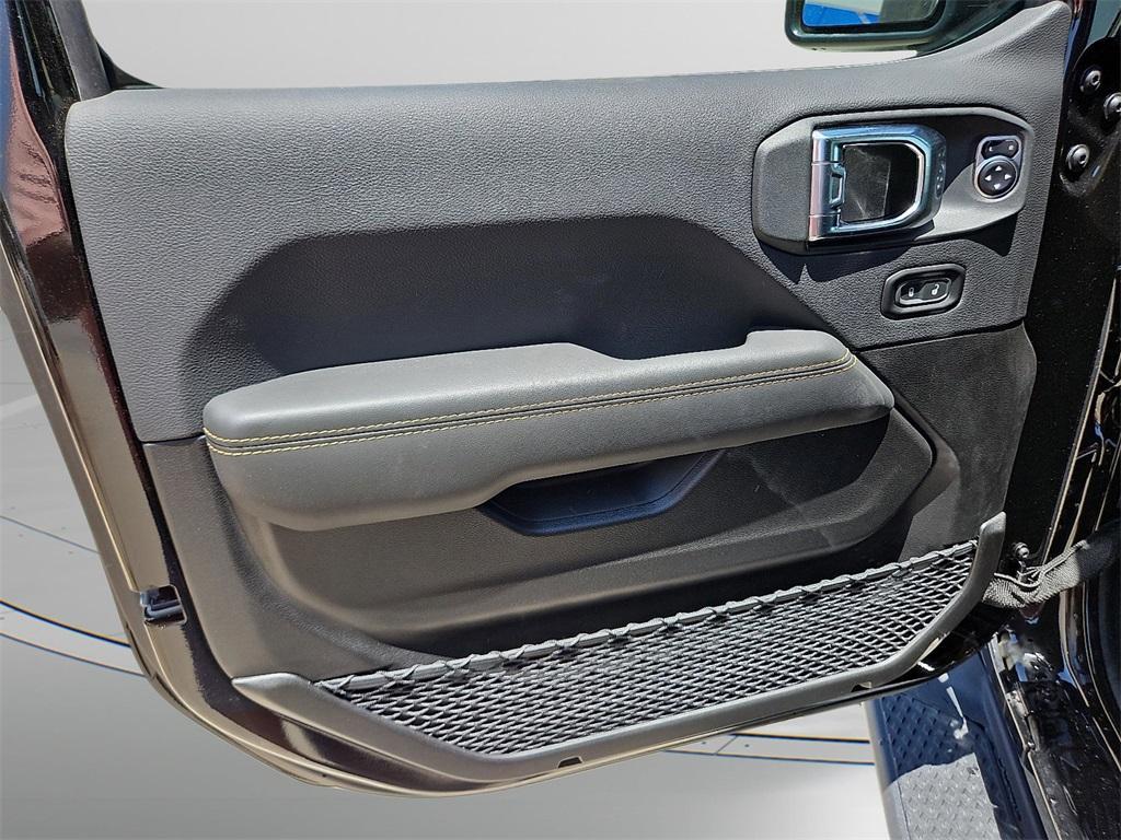 new 2025 Jeep Gladiator car, priced at $44,584