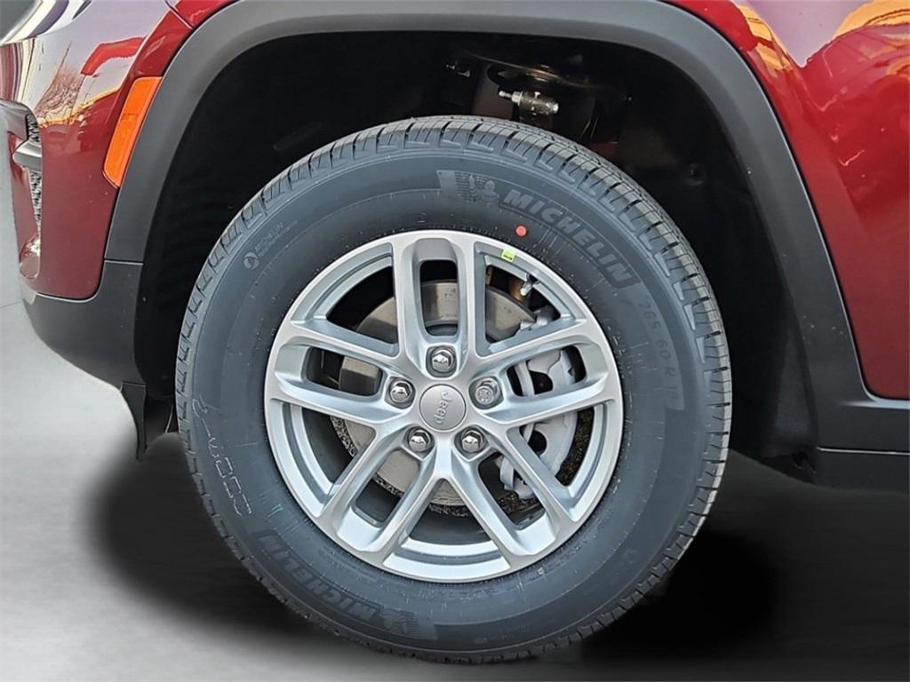 new 2025 Jeep Grand Cherokee car, priced at $38,653