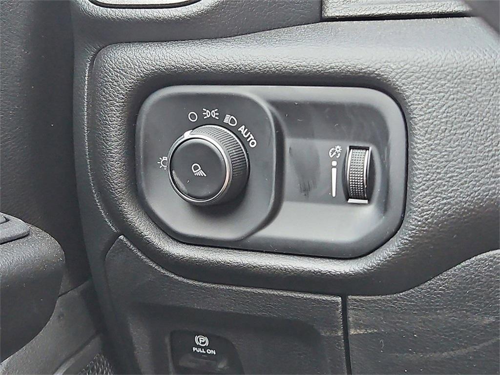 new 2025 Ram 1500 car, priced at $39,250