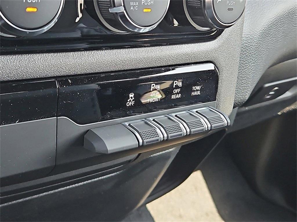 new 2025 Ram 1500 car, priced at $39,250