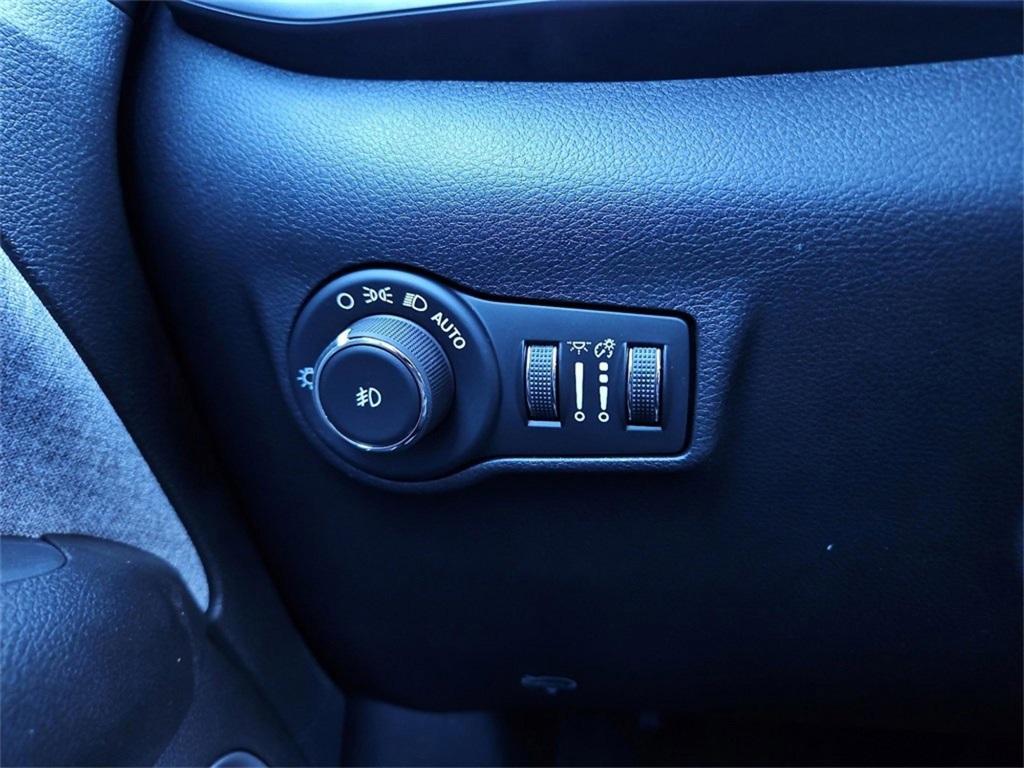 new 2025 Jeep Compass car, priced at $29,063