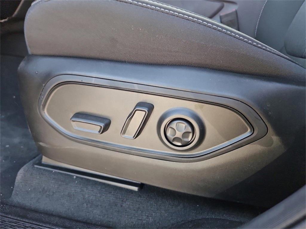 new 2025 Jeep Grand Cherokee L car, priced at $42,729