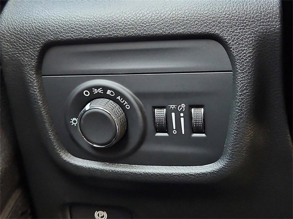 new 2025 Jeep Grand Cherokee L car, priced at $42,729