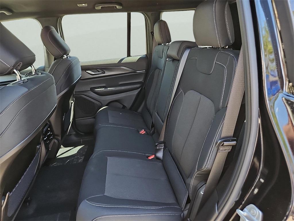 new 2025 Jeep Grand Cherokee car, priced at $36,875