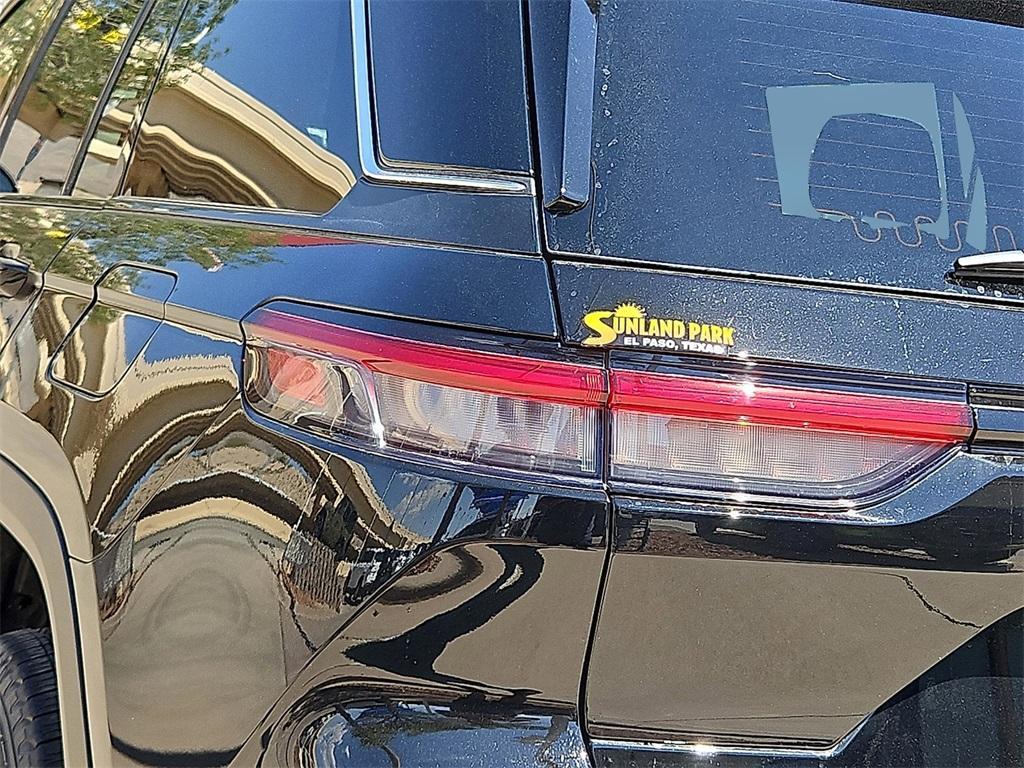 new 2025 Jeep Grand Cherokee car, priced at $36,875