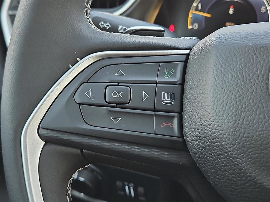 new 2025 Jeep Grand Cherokee car, priced at $36,875