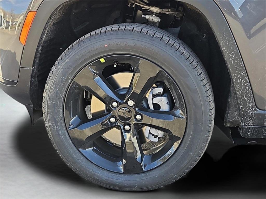 new 2025 Jeep Grand Cherokee L car, priced at $51,557