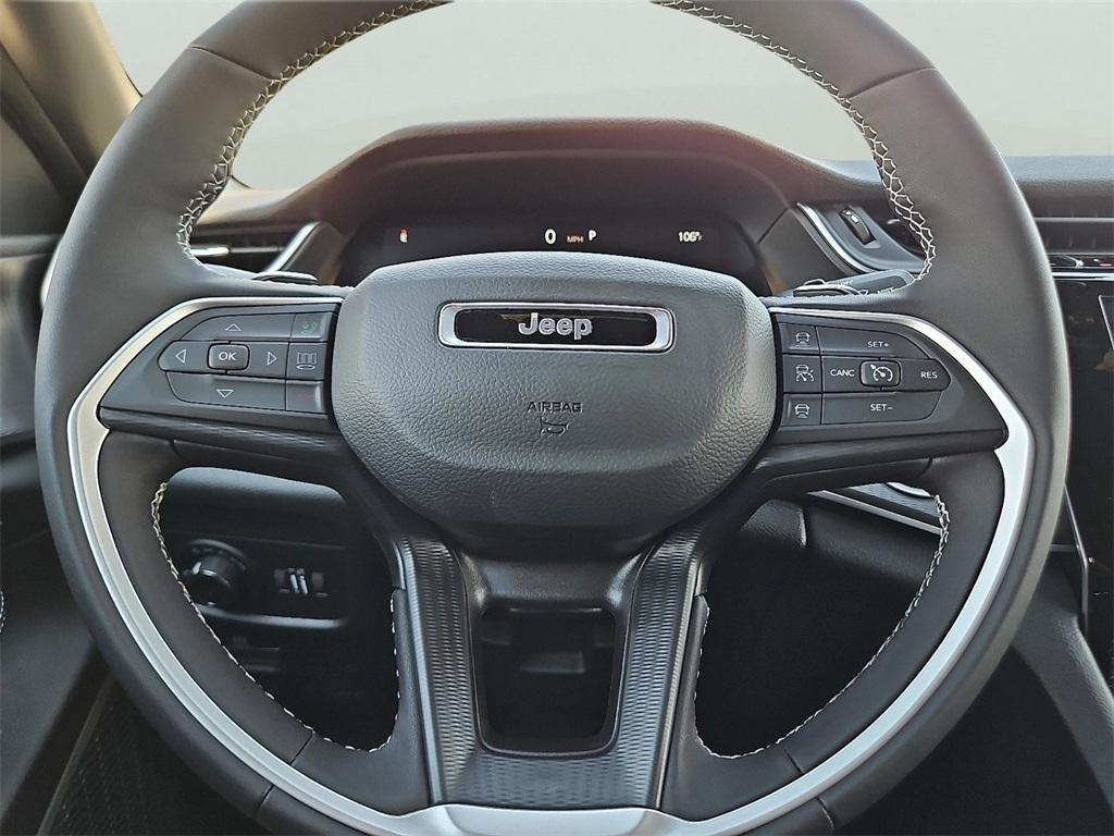 new 2025 Jeep Grand Cherokee car, priced at $38,075