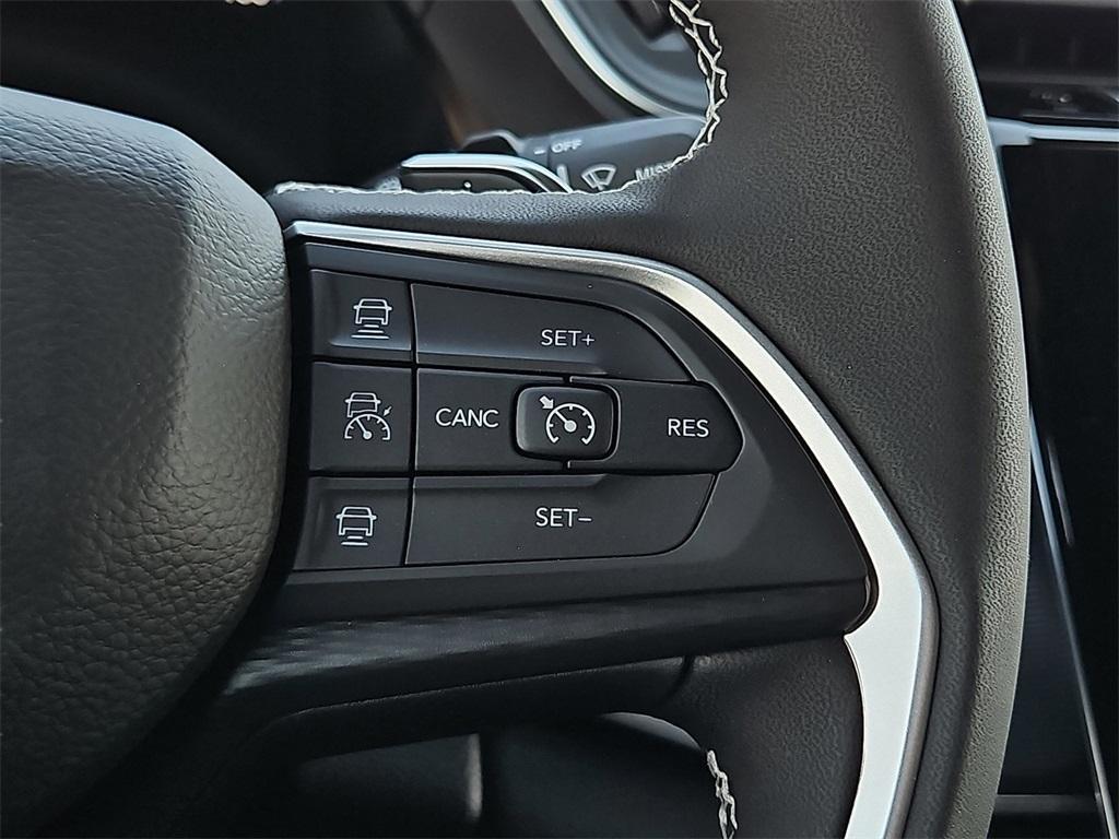 new 2025 Jeep Grand Cherokee car, priced at $38,075