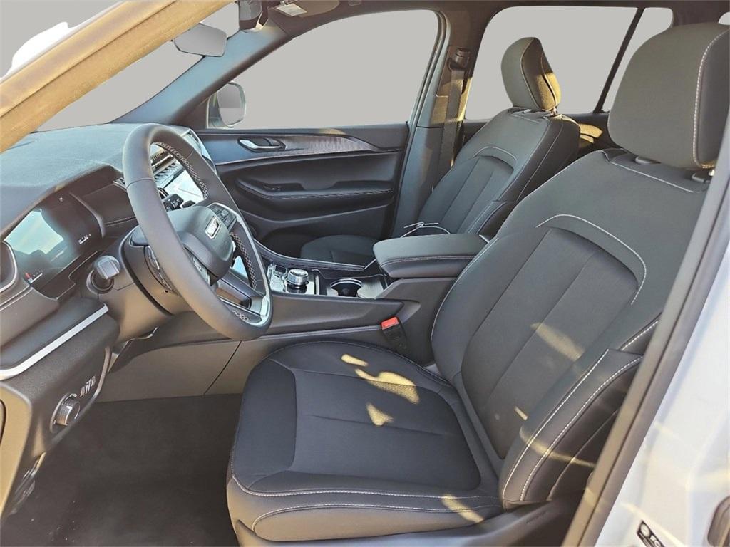 new 2025 Jeep Grand Cherokee car, priced at $37,648