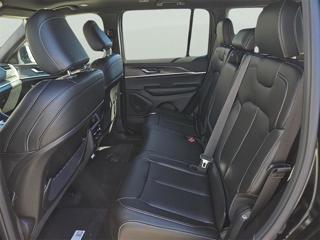 new 2025 Jeep Grand Cherokee car, priced at $48,985