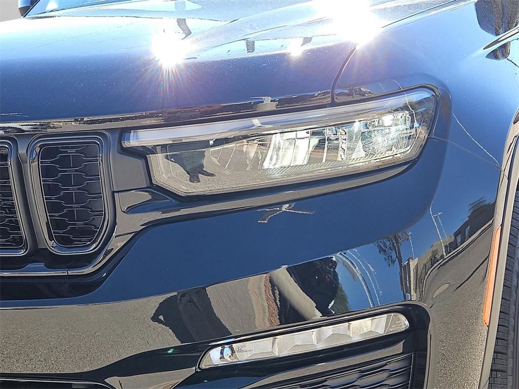 new 2025 Jeep Grand Cherokee car, priced at $48,985