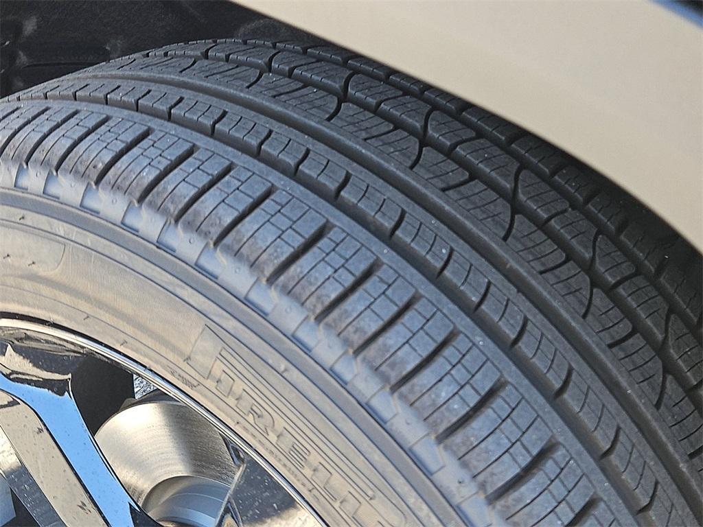 new 2025 Jeep Grand Cherokee car, priced at $48,985