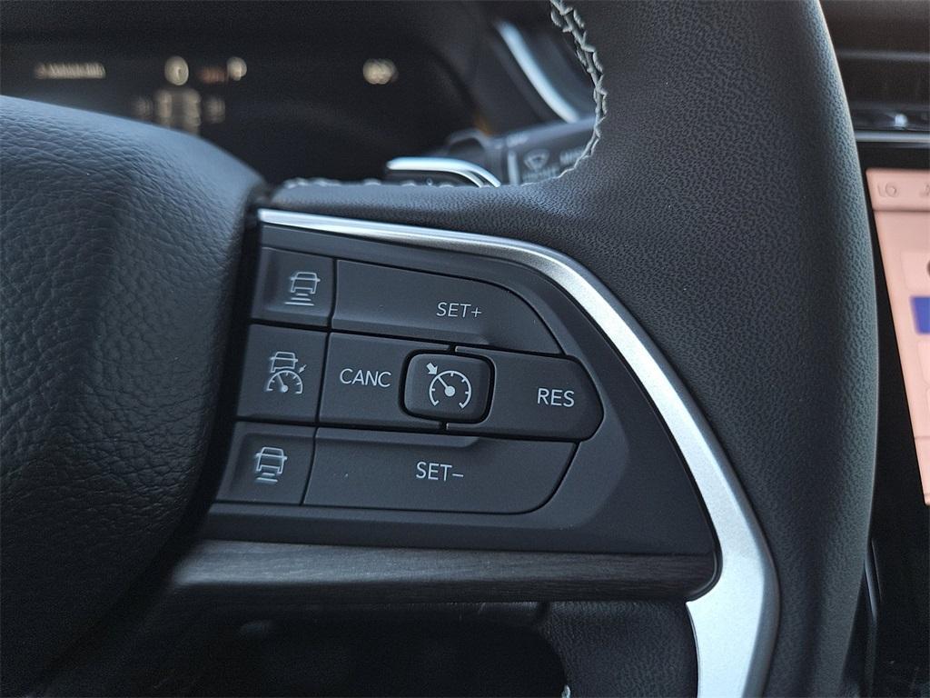 new 2025 Jeep Grand Cherokee car, priced at $48,985