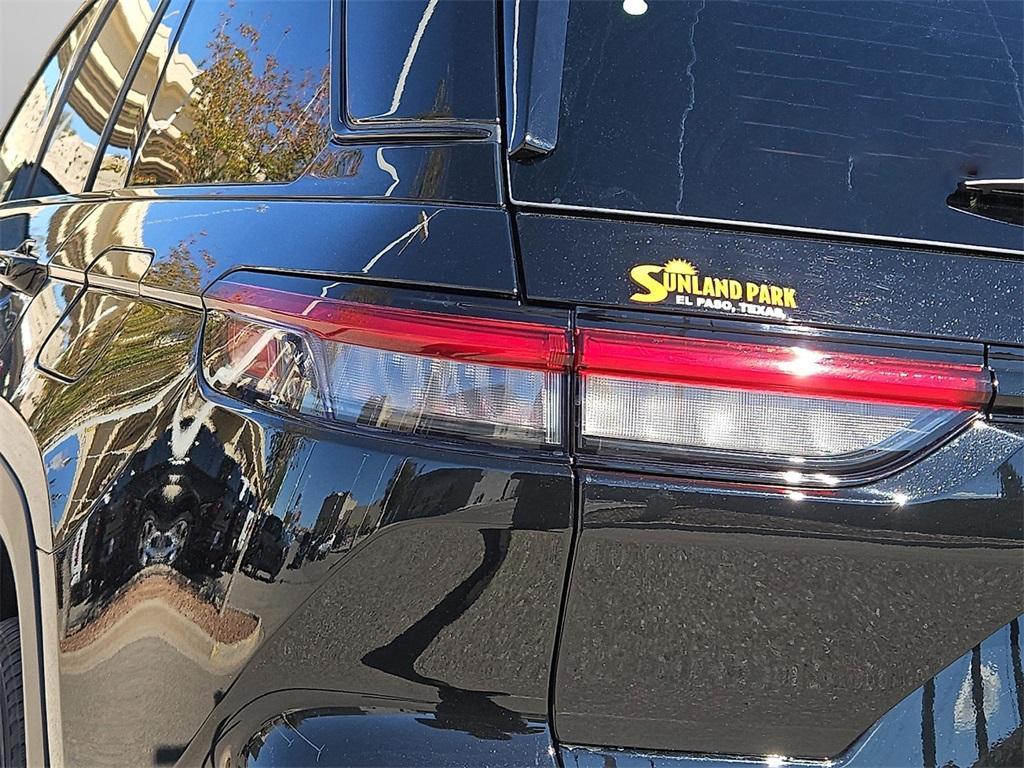 new 2025 Jeep Grand Cherokee car, priced at $48,985