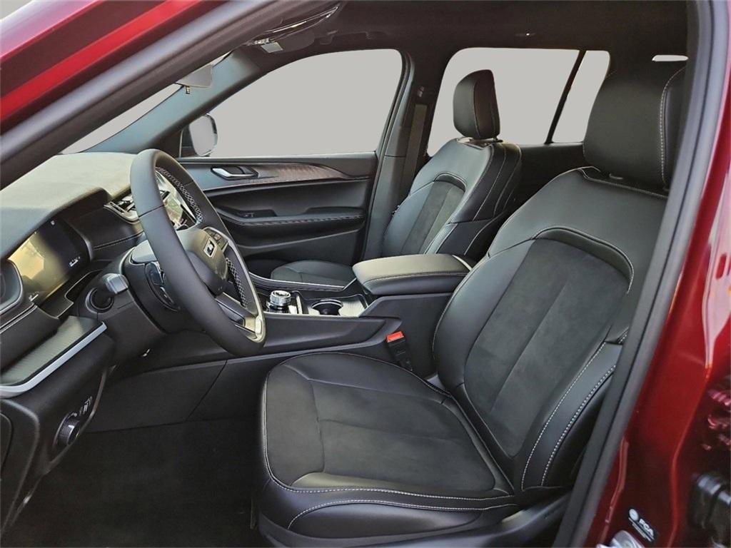 new 2025 Jeep Grand Cherokee car, priced at $37,080