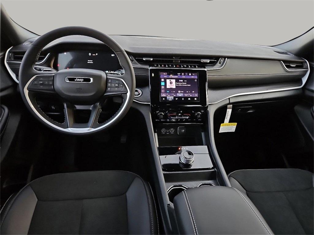 new 2025 Jeep Grand Cherokee car, priced at $37,080