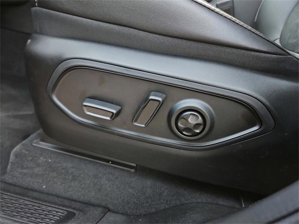 new 2025 Jeep Grand Cherokee car, priced at $37,080