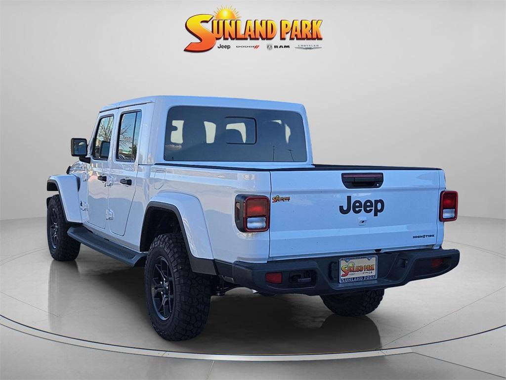 new 2025 Jeep Gladiator car, priced at $46,010