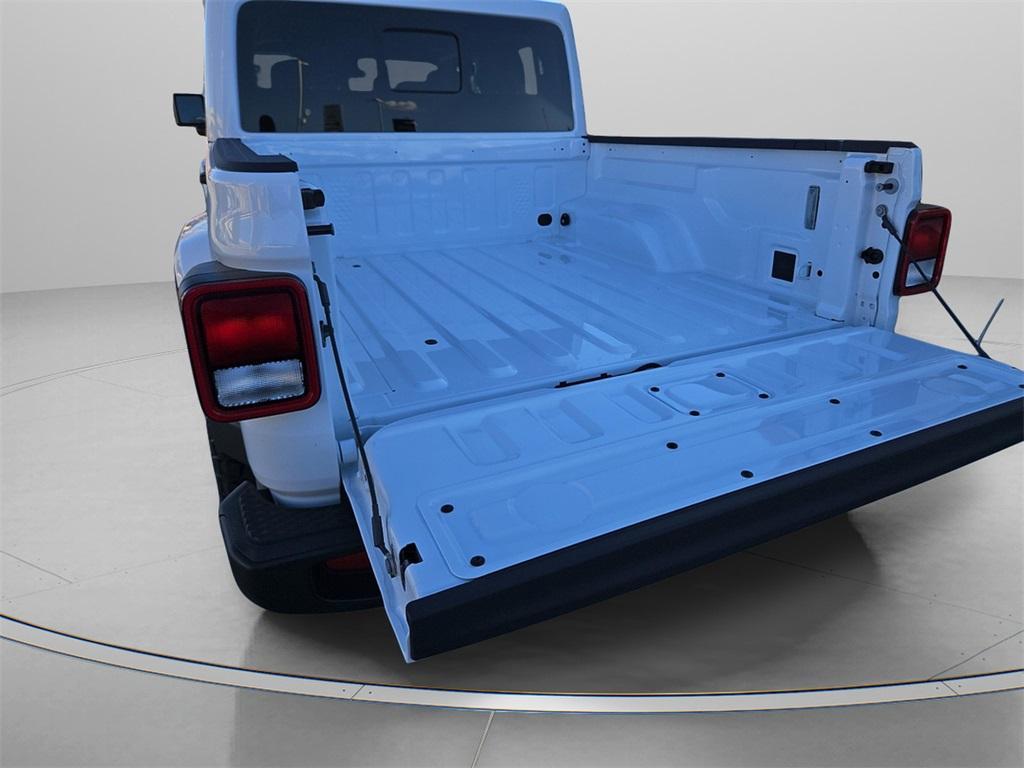 new 2025 Jeep Gladiator car, priced at $46,010