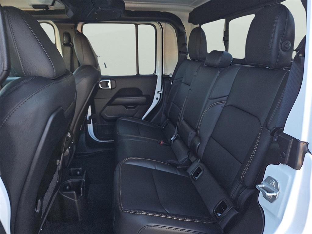 new 2025 Jeep Gladiator car, priced at $46,010