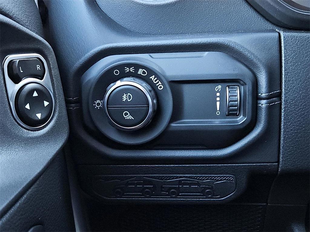 new 2025 Jeep Gladiator car, priced at $46,010