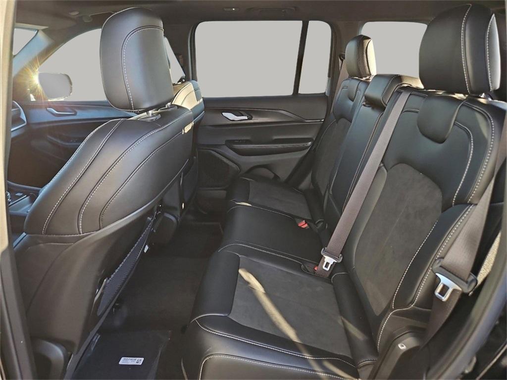 new 2025 Jeep Grand Cherokee car, priced at $39,580
