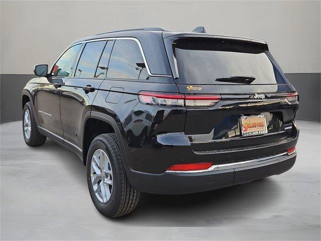 new 2025 Jeep Grand Cherokee car, priced at $38,970