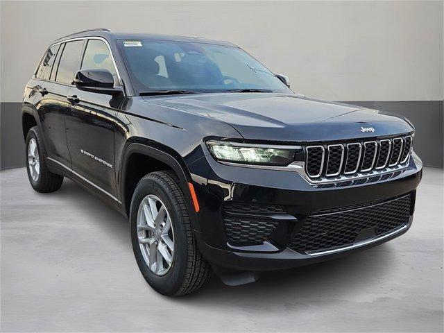 new 2025 Jeep Grand Cherokee car, priced at $37,970