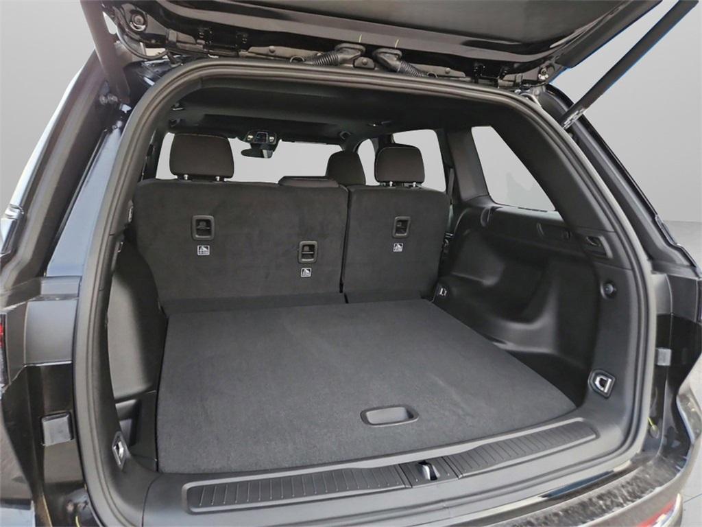 new 2025 Jeep Grand Cherokee car, priced at $36,153
