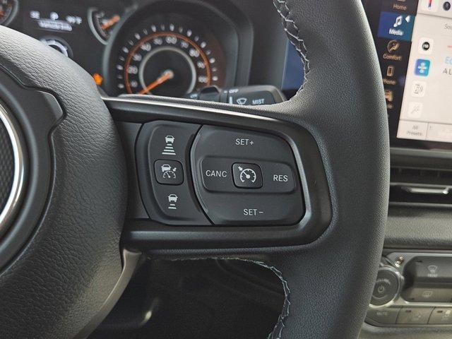 new 2025 Jeep Wrangler car, priced at $51,980
