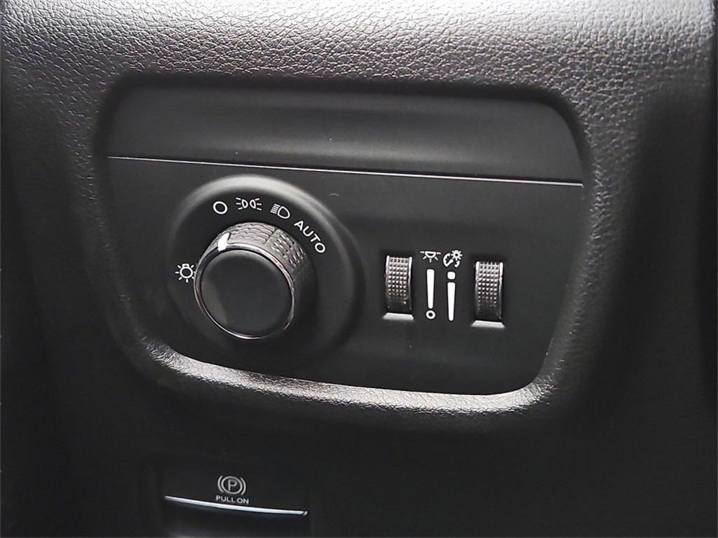 new 2025 Jeep Grand Cherokee car, priced at $38,058
