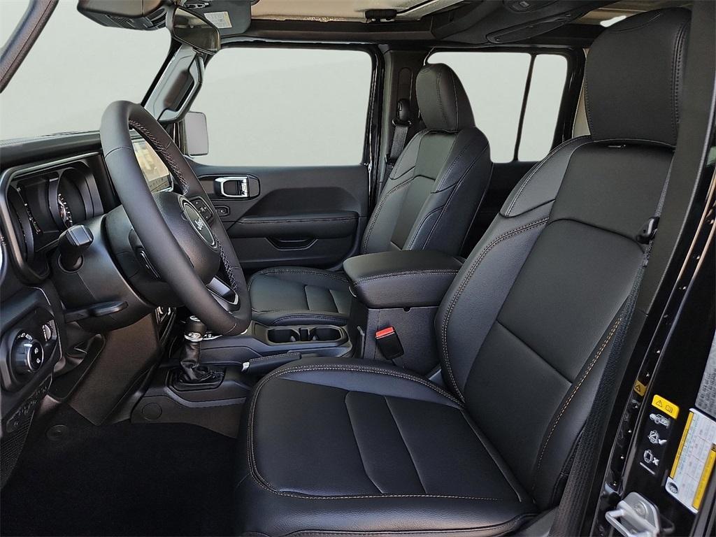 new 2025 Jeep Gladiator car, priced at $46,605