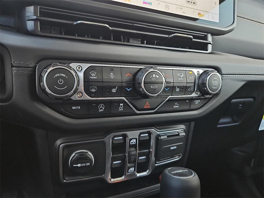 new 2025 Jeep Gladiator car, priced at $46,605