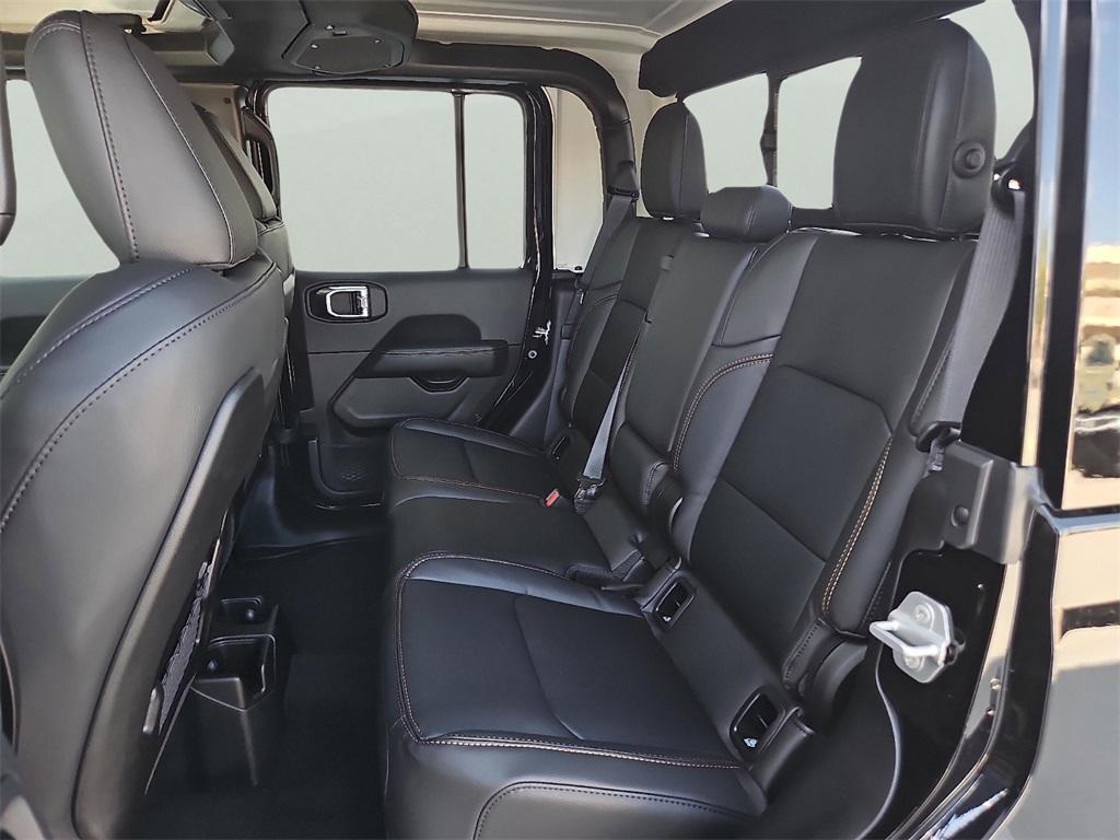 new 2025 Jeep Gladiator car, priced at $46,605
