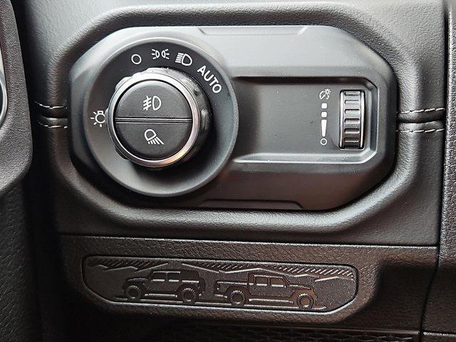 new 2025 Jeep Gladiator car, priced at $44,584